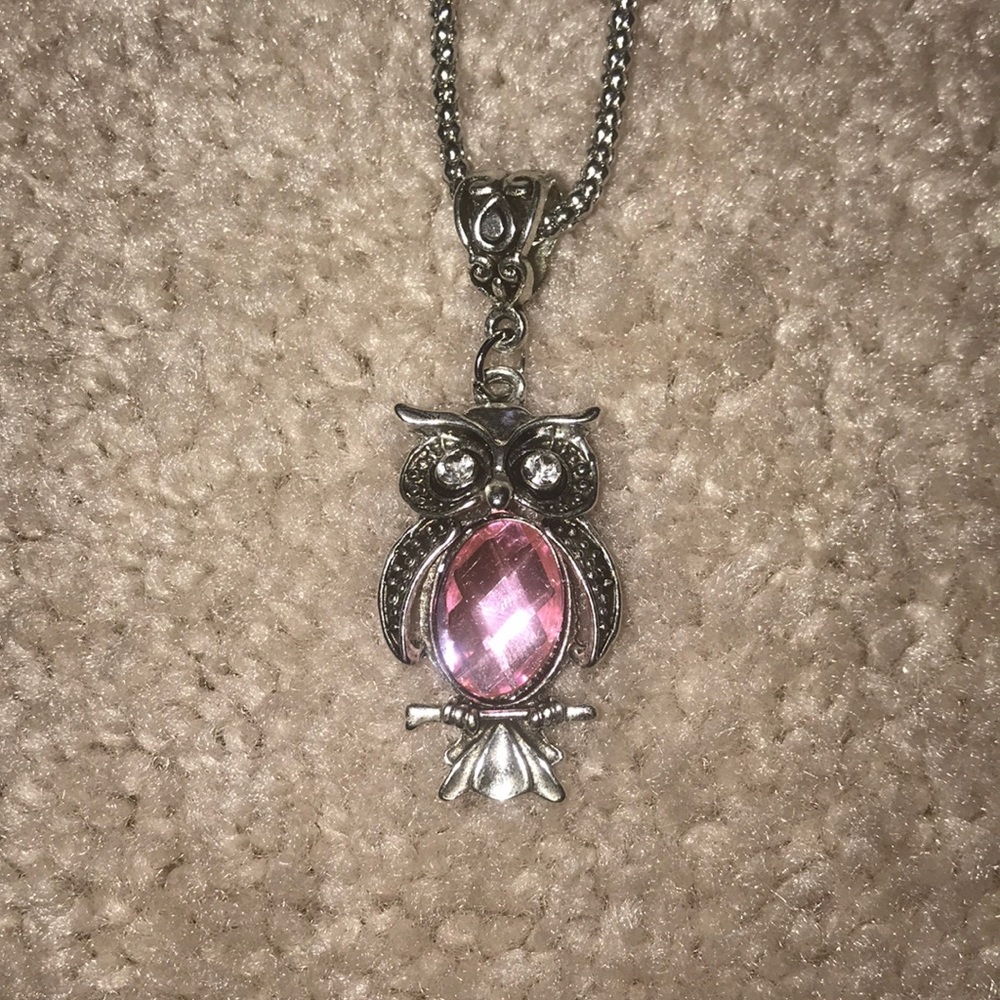 ⭐️HP Gemstone Owl Necklace ⭐️